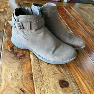 Merrell women’s Brown Ankle Boots